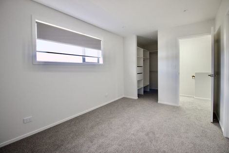 Photo of property in 3/94 Target Road, Totara Vale, Auckland, 0629