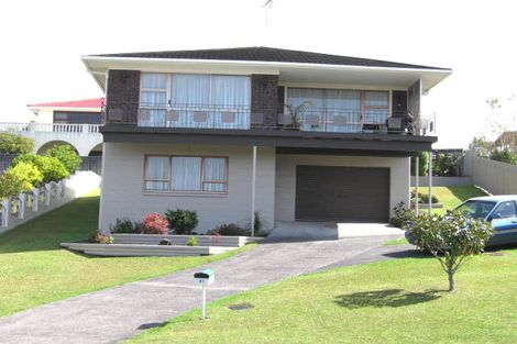 Photo of property in 41 Pakira Avenue, Glendene, Auckland, 0602