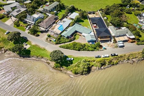 Photo of property in 19 Motukaraka Point, Pauatahanui, Porirua, 5381