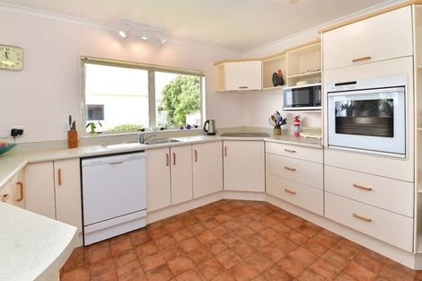 Photo of property in 37 Pacific Parade, Army Bay, Whangaparaoa, 0930