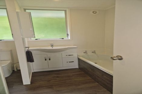 Photo of property in 9 Kerr Grove, Johnsonville, Wellington, 6037