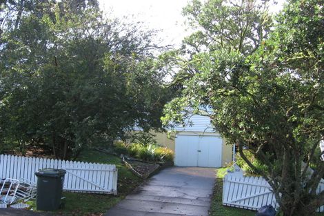 Photo of property in 32 Rimutaka Place, Titirangi, Auckland, 0604