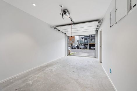 Photo of property in 7 Meritage Lane, Te Atatu South, Auckland, 0610