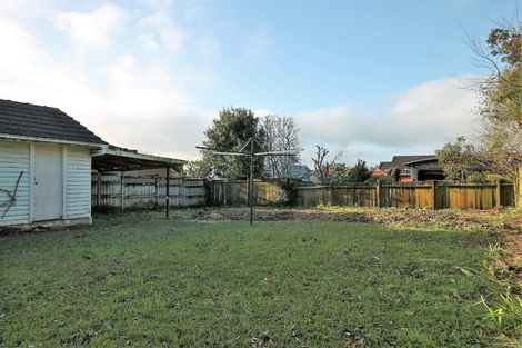 Photo of property in 28 Bradbury Road, Botany Downs, Auckland, 2010
