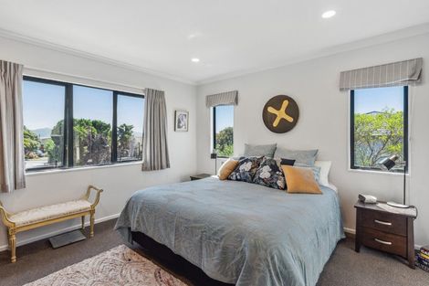 Photo of property in 41 Quadrant Heights, Paraparaumu, 5032