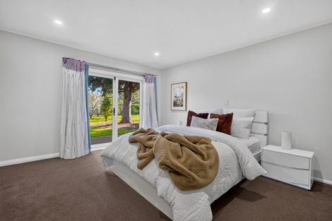 Photo of property in 873 Waitakere Road, Kumeu, 0891