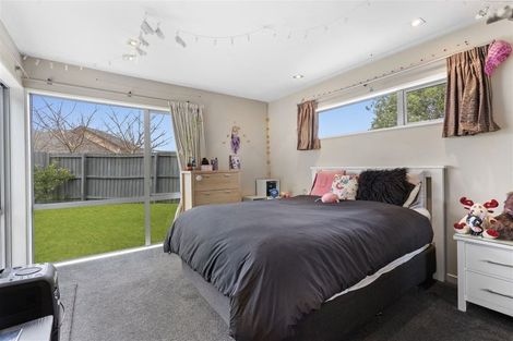 Photo of property in 7 Corsican Grove, Parklands, Christchurch, 8083