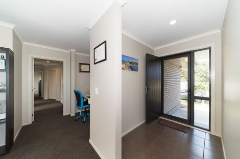 Photo of property in 187a Pacific Drive, Fitzherbert, Palmerston North, 4410