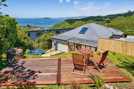 Photo of property in 16 Titiro Moana Road, Korokoro, Lower Hutt, 5012