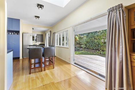 Photo of property in 9 Newcombe Crescent, Karori, Wellington, 6012