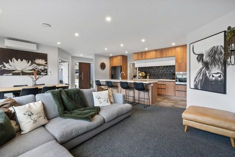 Photo of property in 34 Freedom Drive, Kelvin Grove, Palmerston North, 4414