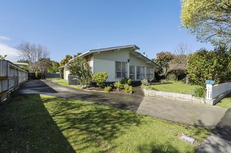 Photo of property in 53 John F Kennedy Drive, Milson, Palmerston North, 4414