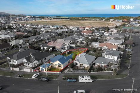 Photo of property in 69 Hargest Crescent, Saint Clair, Dunedin, 9012