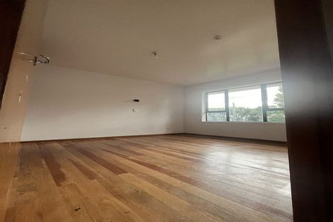 Photo of property in 73 Archibald Road, Kelston, Auckland, 0602