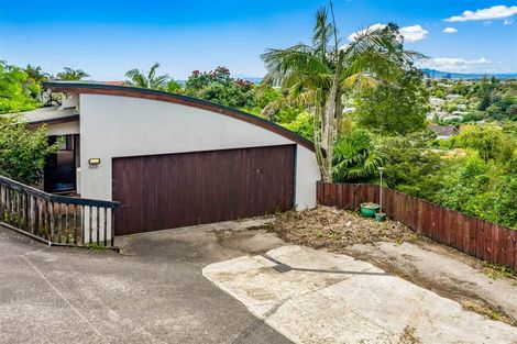 Photo of property in 327c Glenfield Road, Glenfield, Auckland, 0629