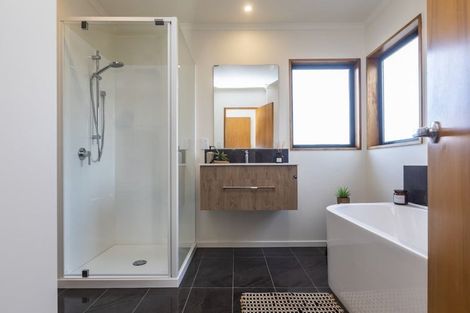 Photo of property in 2/77 Hinau Street, Riccarton, Christchurch, 8041