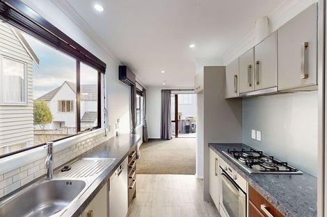 Photo of property in 14c Bracken Road, Newlands, Wellington, 6037