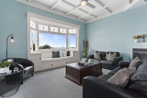 Photo of property in 16 Alfred Street, Northcote Point, Auckland, 0627