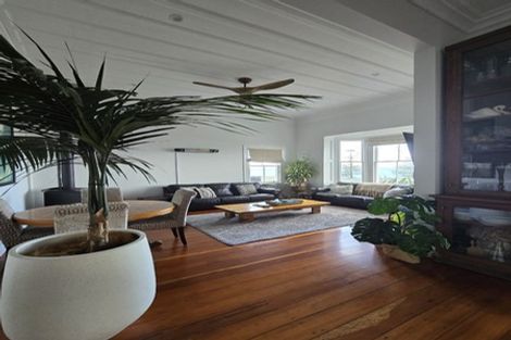 Photo of property in 4 Seaview Terrace, Bluff Hill, Napier, 4110