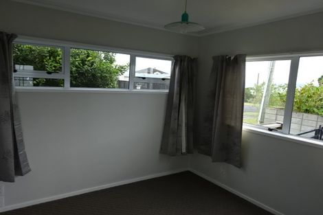 Photo of property in 83 Tiri Road, Tindalls Beach, Whangaparaoa, 0930