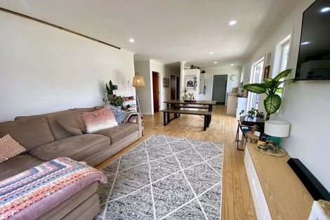 Photo of property in 43a Taikata Road, Te Atatu Peninsula, Auckland, 0610