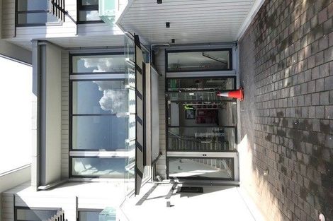 Photo of property in 9b/30 Westward Ho, Glen Eden, Auckland, 0602