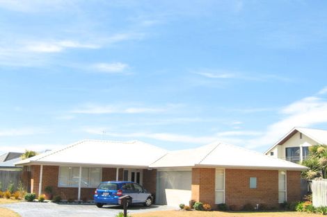 Photo of property in 44 Orlando Crescent, Waimairi Beach, Christchurch, 8083