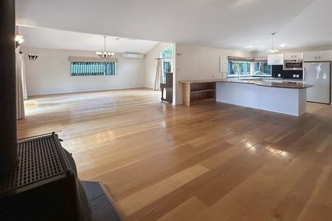 Photo of property in 1a Tui Crescent, Waikanae, 5036