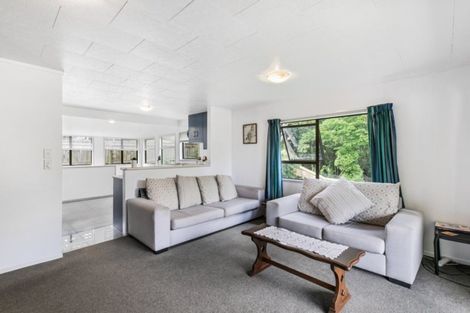 Photo of property in 25 Waiora Road, Stanmore Bay, Whangaparaoa, 0932