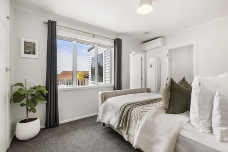 Photo of property in 2/40 Hebron Road, Waiake, Auckland, 0630