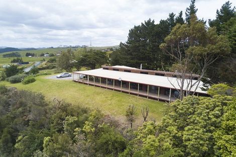 Photo of property in 21 Spicer Road, Cable Bay, 0420