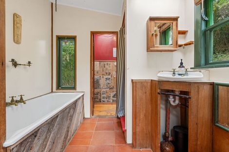 Photo of property in 2 Margate Avenue, Broad Bay, Dunedin, 9014