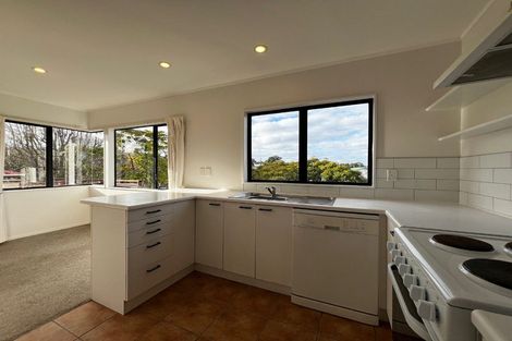 Photo of property in 1a Romulus Place, Totara Vale, Auckland, 0629