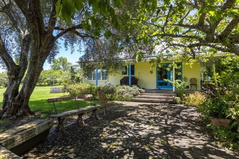 Photo of property in 76 Riverland Road, Kumeu, 0892