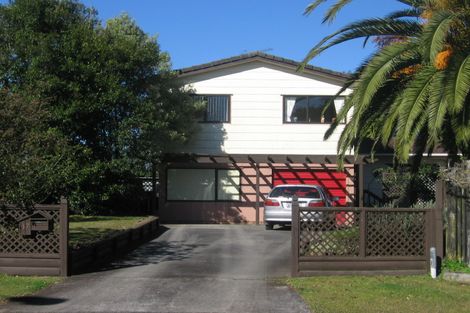 Photo of property in 17 Rhonda Place, Opaheke, Papakura, 2113