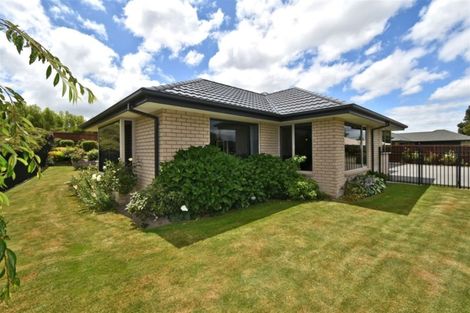 Photo of property in 21 Strathcarron Place, Broomfield, Christchurch, 8042
