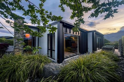 Photo of property in 9 Matipo Street, Wanaka, 9305