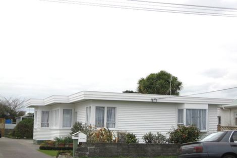 Photo of property in 2/5 Rainsford Street, Moturoa, New Plymouth, 4310