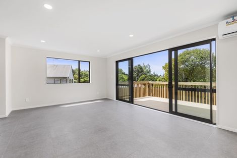 Photo of property in 10c Neilon Place, Northcross, Auckland, 0632