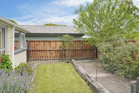 Photo of property in 2/23 Crofton Road, Harewood, Christchurch, 8051