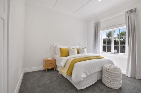 Photo of property in 15 Te Atatu Road, Te Atatu South, Auckland, 0610