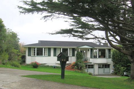 Photo of property in 42 Sunrise Boulevard, Tawa, Wellington, 5028