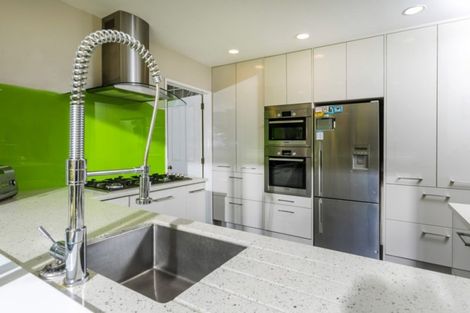 Photo of property in 6 Falstone Lane, Browns Bay, Auckland, 0630