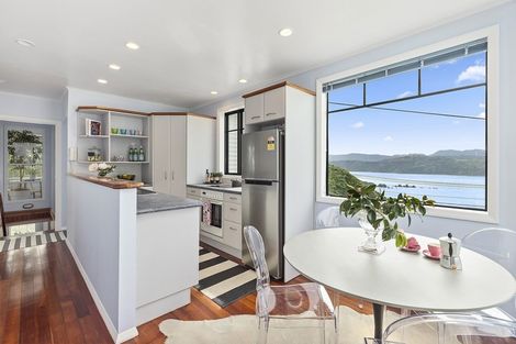 Photo of property in 77 Sidlaw Street, Strathmore Park, Wellington, 6022