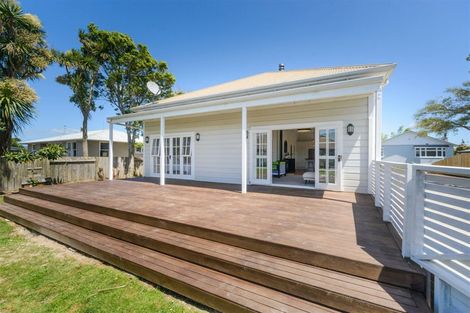 Photo of property in 17 Perrin Place, Kelvin Grove, Palmerston North, 4414
