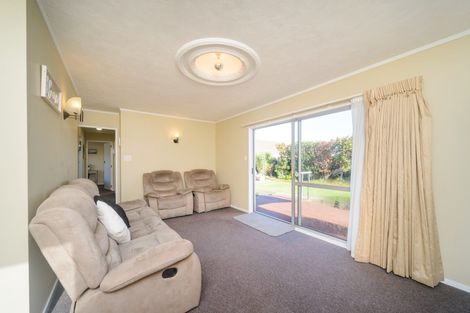Photo of property in 17 Cargill Grove, Kelvin Grove, Palmerston North, 4414
