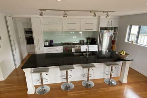 Photo of property in 17 Handley Avenue, Narrow Neck, Auckland, 0624