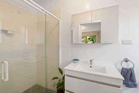 Photo of property in 20 Roberta Crescent, Orewa, 0931