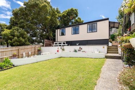 Photo of property in 9a Edelweiss Grove, Timberlea, Upper Hutt, 5018