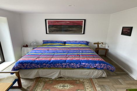 Photo of property in 71 Howard Road, Orere Point, Papakura, 2585